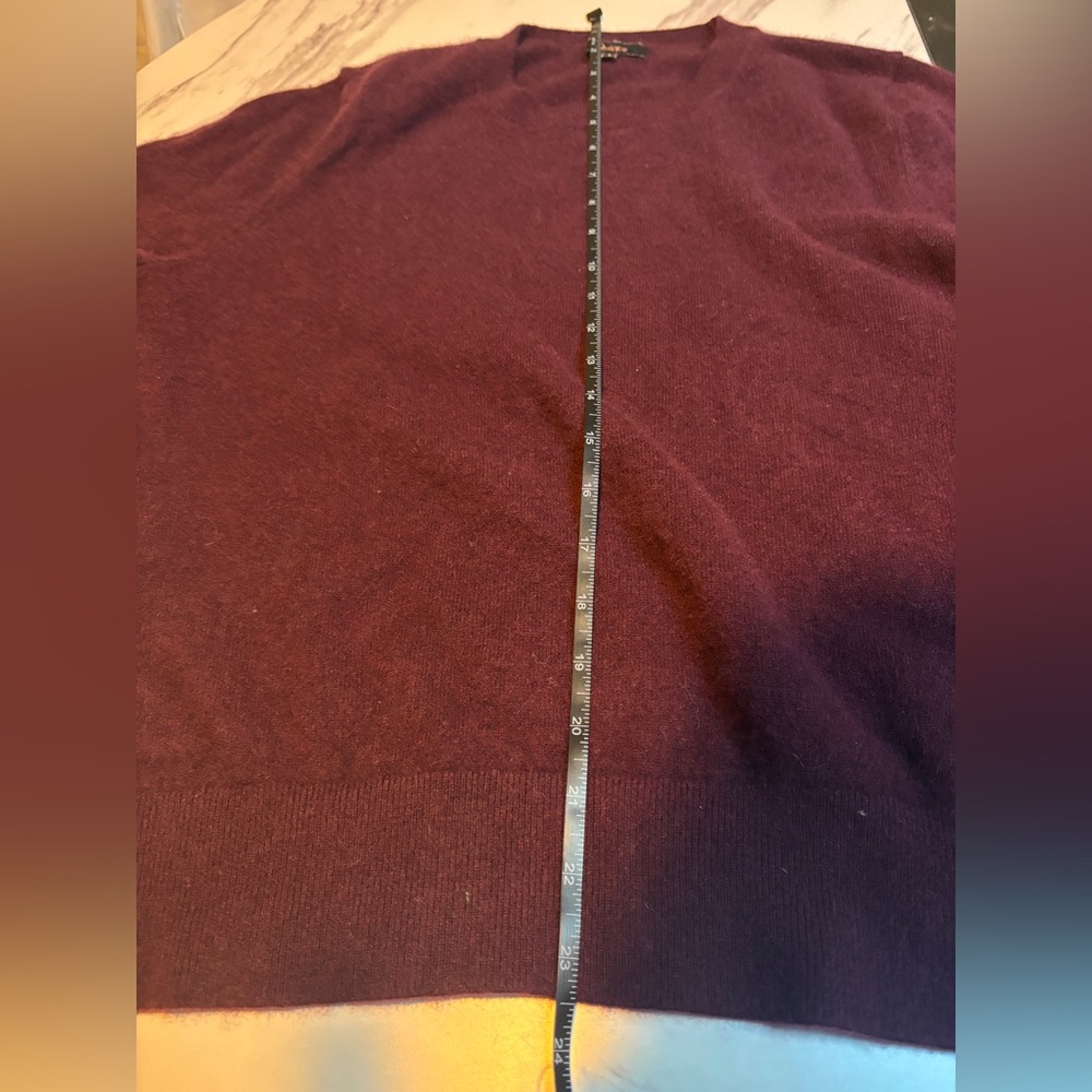 Quince Super Lux Mongolian Cashmere Crewneck
Sweater Burgundy - Picture 7 of 10